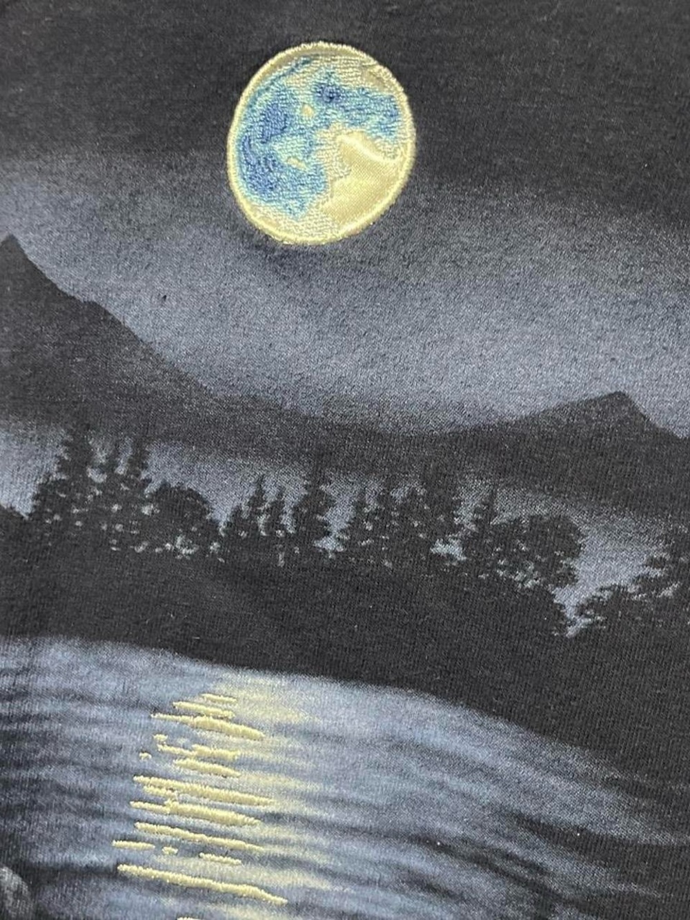 Vintage 90s nature cabin graphic moon and moonlight on lake with mountain shirt - Picture 3 of 5